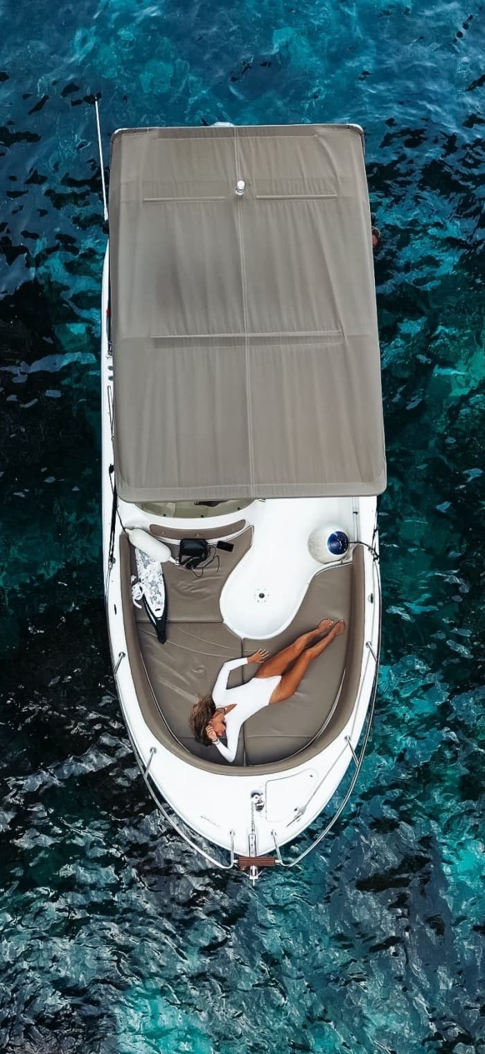 Half-day 4-hour private boat tour in Malta