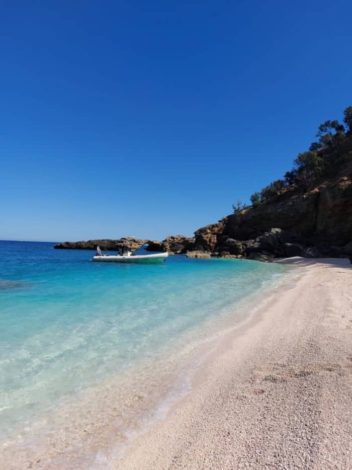 Una giornata alla scoperta di Santa Maria Navarrese: la vera Dolce Vita in motoscafo