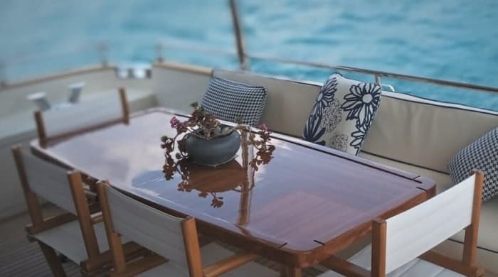 Yacht 5 terre sbarco con Tender