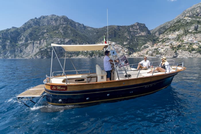 Une journée à la découverte de Maiori : la véritable Dolce Vita en bateau à moteur