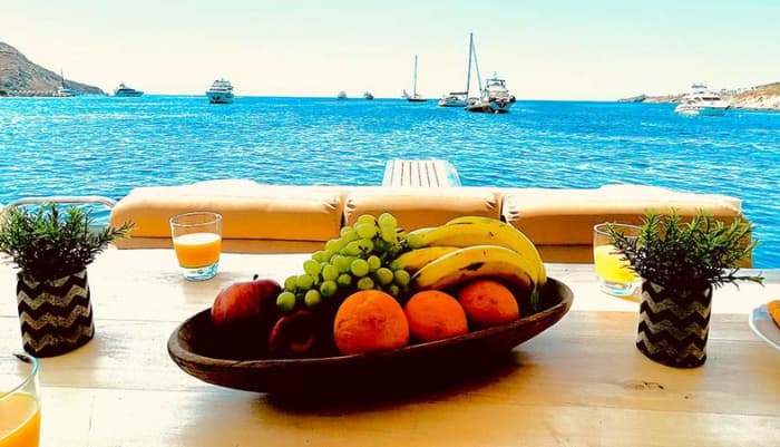 Croisière privée d'une journée sur la côte sud ou à Délos et Rhenia (Azimut 58 pieds)