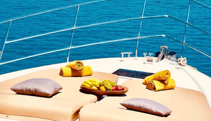 Croisière privée d'une journée sur la côte sud ou à Délos et Rhenia (Azimut 58 pieds)