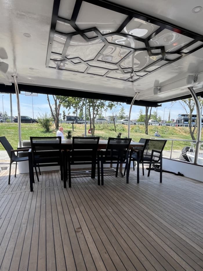 En heldag av magi i Istanbul på en motoryacht