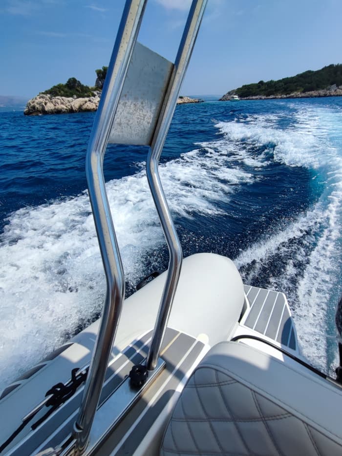 Njut av 11 timmar på en motorbåt för att utforska Trogir