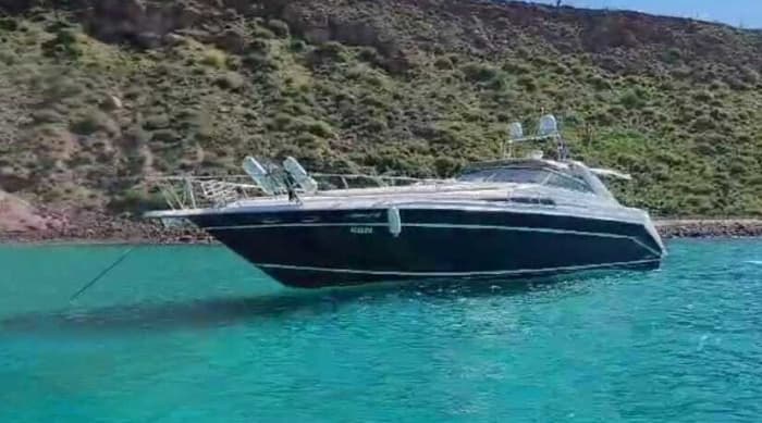 Ihr Tag in La Paz: Mieten Sie ein Motorboot für 8,5 Stunden voller Entdeckungen