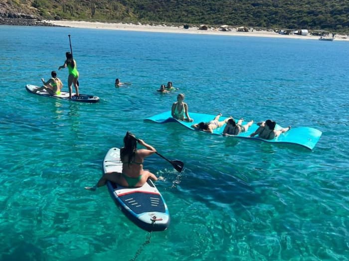 Ihr Tag in La Paz: Mieten Sie ein Motorboot für 8,5 Stunden voller Entdeckungen