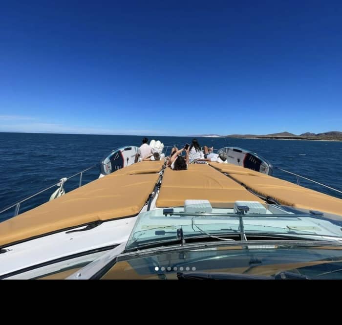 Ihr Tag in La Paz: Mieten Sie ein Motorboot für 8,5 Stunden voller Entdeckungen