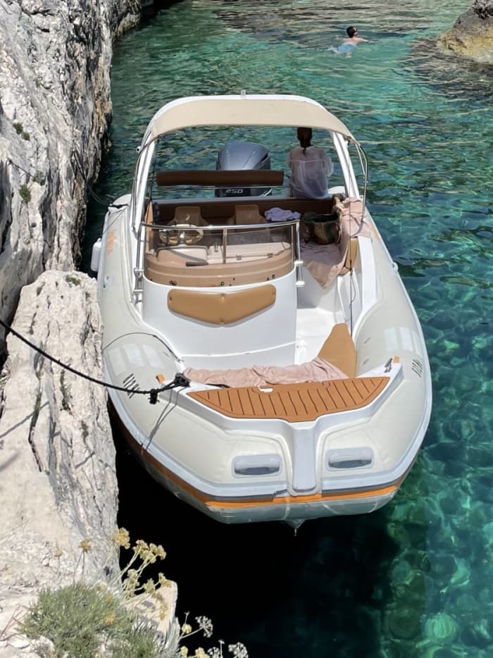 Jouw eigen dagje zon en plezier op Hvar.