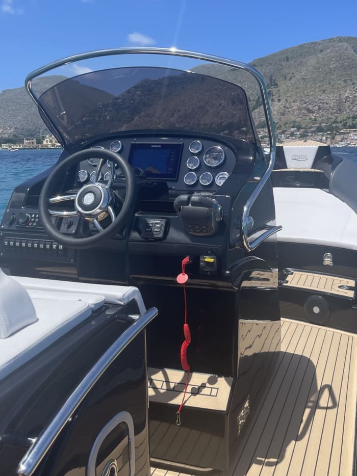 One day around Cefalù: Enjoy 9h of discovery on a motorboat