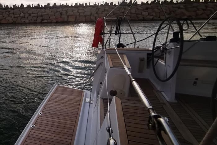 Entspannung in Herzliya: 12 Stunden Sonne auf einem Segelboot
