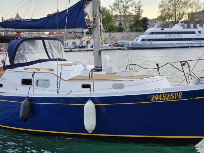 Full-day sailing experience on a sailboat in Zadar
