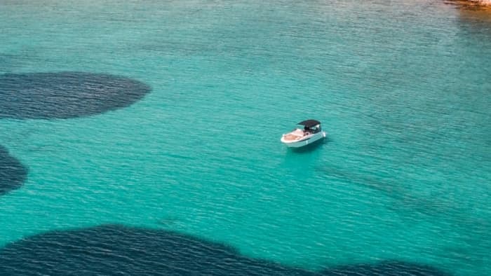 Your day in Trogir: Rent a motorboat for 9h of discovery