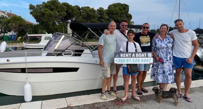 Your day in Trogir: Rent a motorboat for 9h of discovery