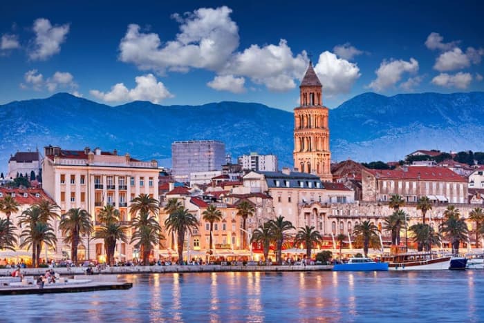 Your day in Trogir: Rent a motorboat for 9h of discovery