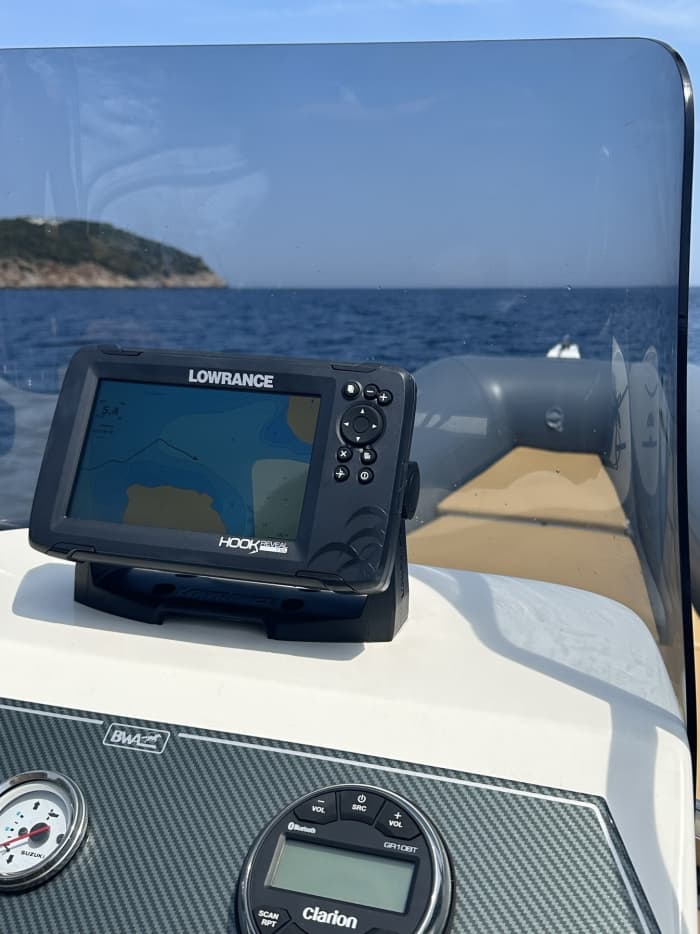 Discover the Maddalena Archipelago: rent a dinghy with a skipper for a full day exploring the magical coves of northeastern Sardinia.