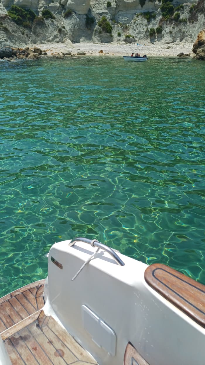 A half-day boat charter is a perfect way to explore beautiful waters and hidden coves without spending the whole day at sea. This half-day trip lasts 4 hours and offers options for morning, afternoon, or evening sunset cruises.