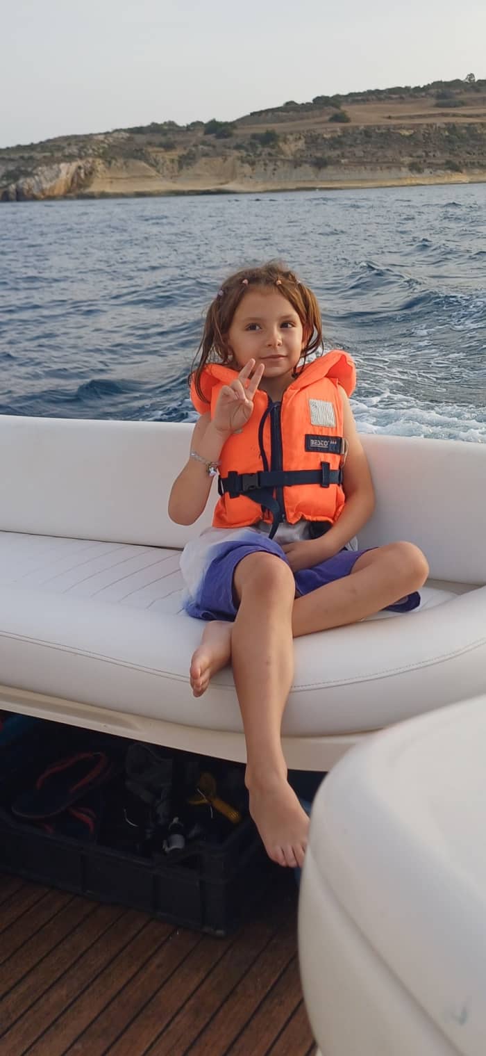 Neem een halve dag de tijd om te ontspannen op een motorboot in Malta. Deze tocht duurt 4 uur.