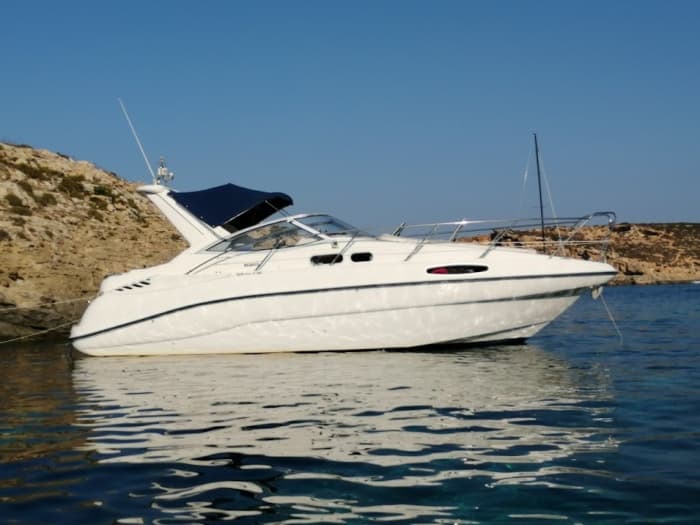 Neem een halve dag de tijd om te ontspannen op een motorboot in Malta. Deze tocht duurt 4 uur.