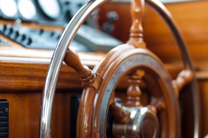 Your day in Mallorca: rent a motorboat for a full day of discoveries