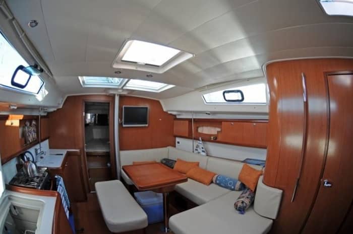 Enjoy a full day on a sailboat in Birgu
