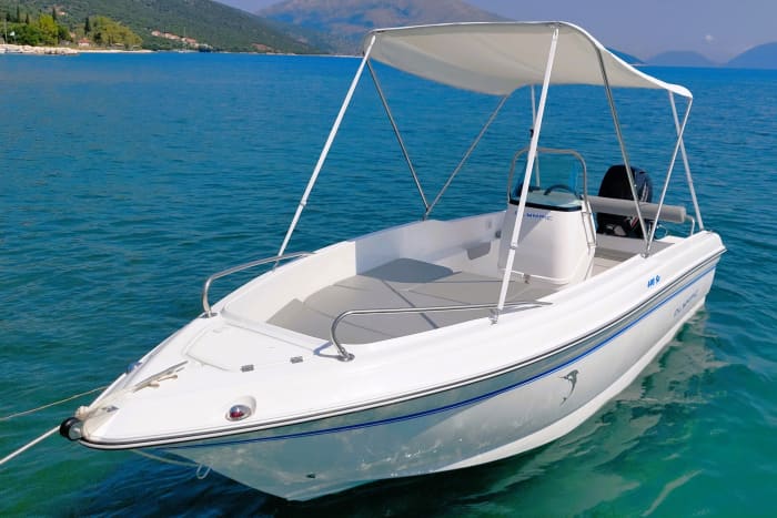 Une journée à Céphalonie sur un bateau à moteur