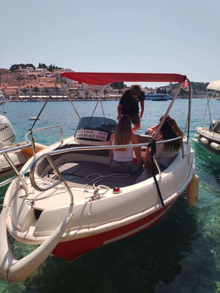 Avontuur in het zuiden van Hvar en op de Pakleni-eilanden (inclusief brandstof)