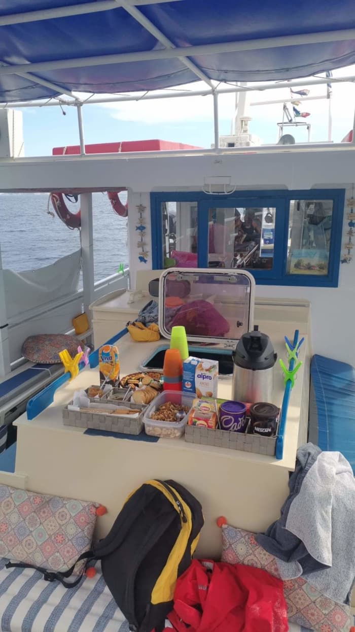 Goditi 9 ore a bordo di un motoscafo a Naxos.