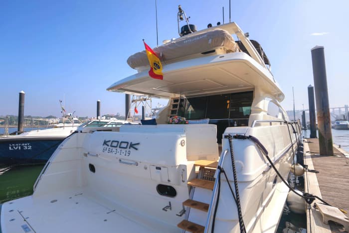 Unvergleichliche Aussichten auf Puerto Banús und Marbella: Ein erstklassiger Tag auf einer Motoryacht