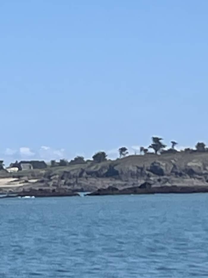 Jeden Moment genießen: Ein sonniger Tag rund um Saint-Malo auf einem Segelboot