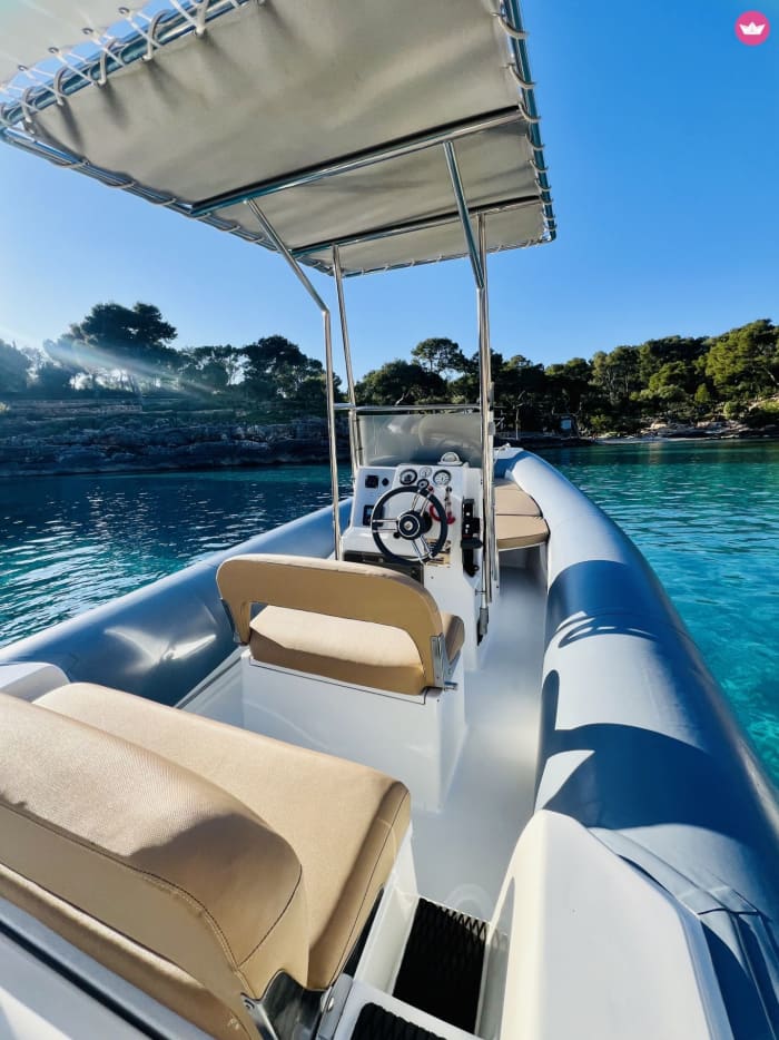 Vier uur durende boottocht met de 'Kiss' vanuit Cala d'Or.