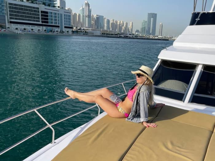 Excursion d'une heure en yacht de luxe dans la marina de Dubaï, jusqu'à 15 personnes