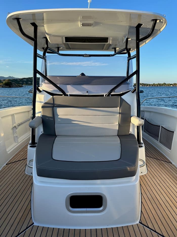 Discover Porto-Vecchio: A full day of sun on a motorboat