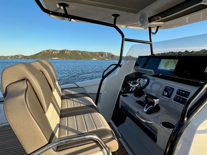 Discover Porto-Vecchio: A full day of sun on a motorboat
