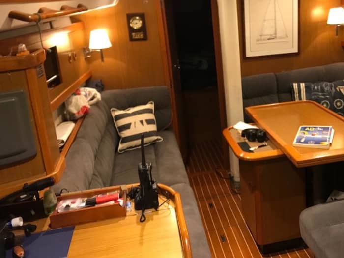 Zee, liefde en zon: een dag vol emoties op een zeilboot