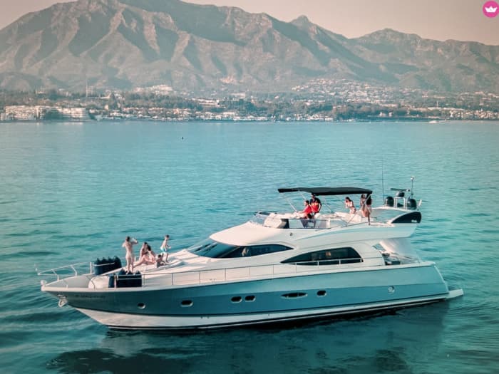 Escapada al mar en Marbella: medio día de sol, baño y lujo sin esfuerzo.