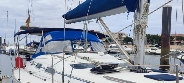 Discover Punta Umbría on a full-day sailing trip
