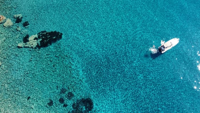 Njut av 9 timmar på en motorbåt i Forte dei Marmi