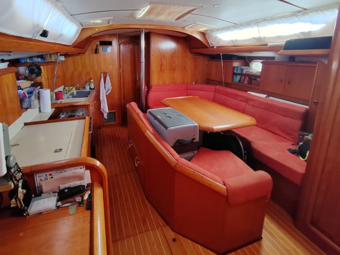 Make every moment count: A full day of sun around Les Anses-d'Arlet on a sailboat
