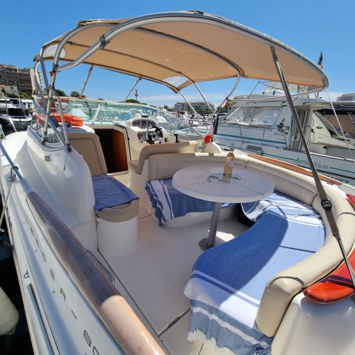 Votre journée à Cannes : louez un bateau à moteur pour 8h de découverte