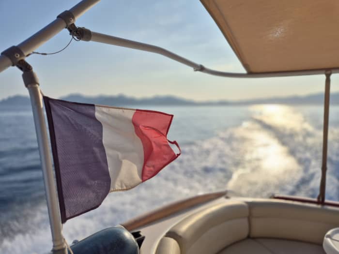 Votre journée à Cannes : louez un bateau à moteur pour 8h de découverte