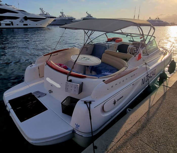 Votre journée à Cannes : louez un bateau à moteur pour 8h de découverte
