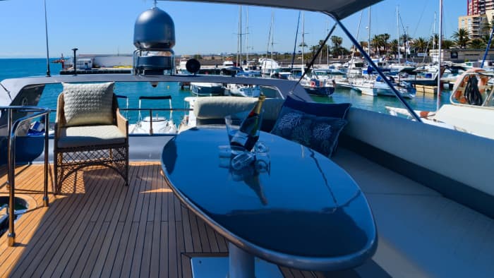 8-hour charter on an exclusive yacht