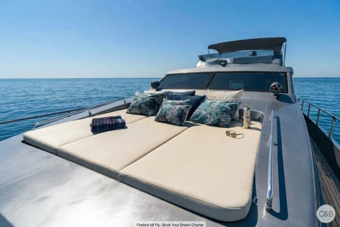 8-hour charter on an exclusive yacht
