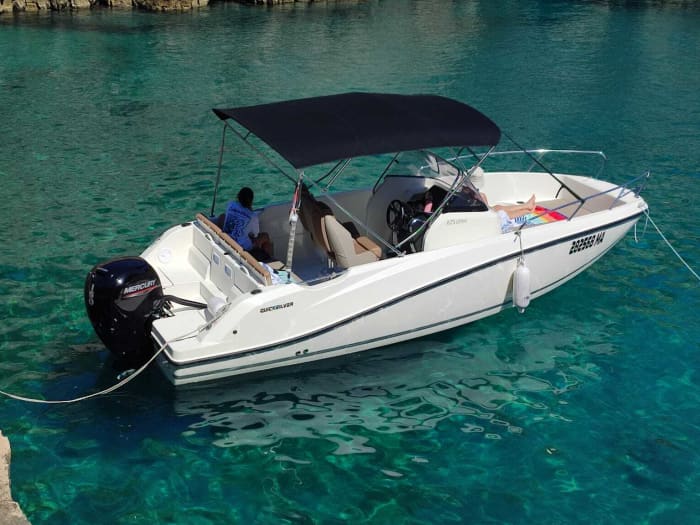 One day in Makarska on a motorboat - 3 islands tour