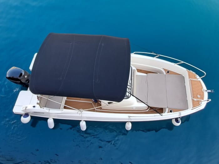One day in Makarska on a motorboat - 3 islands tour