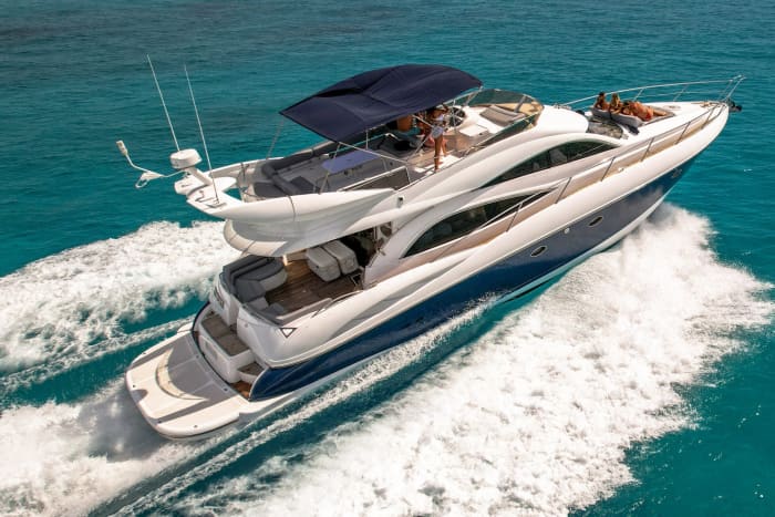 Privat båttur runt Puerto Aventuras på en motorbåt