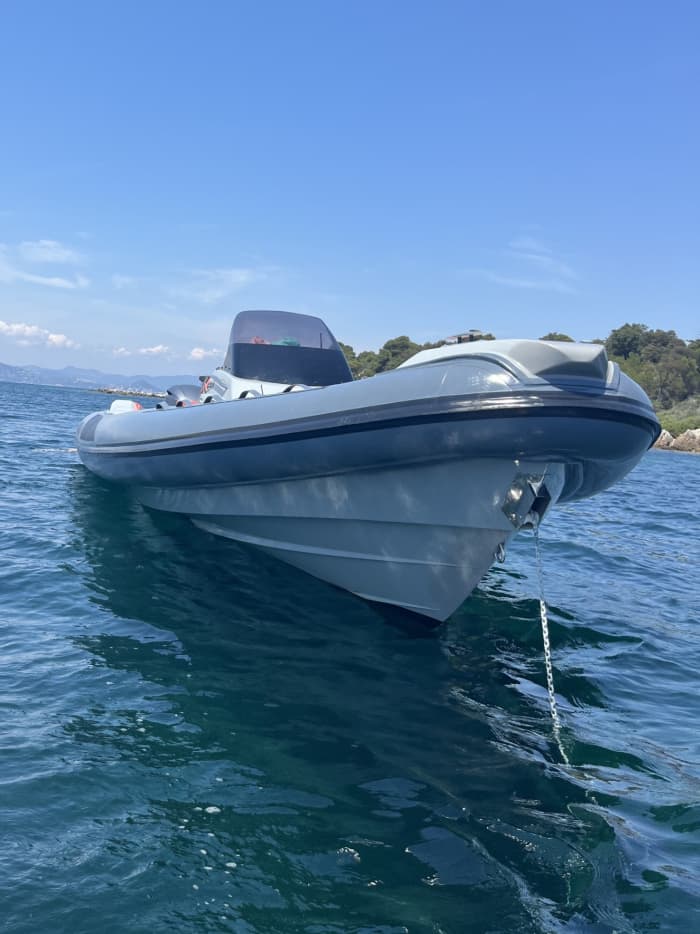 Enjoy 7h30 on a motorboat in Golfe Juan