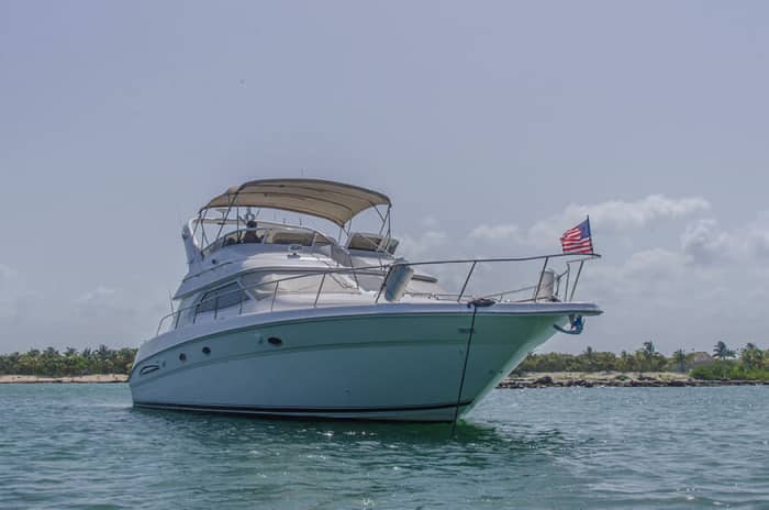 Discover Puerto Aventuras on a half-day motor yacht trip