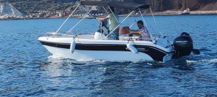 CALYPSO 5m | Location de bateau sans permis à Santorin | Aventure de 5h et à la journée