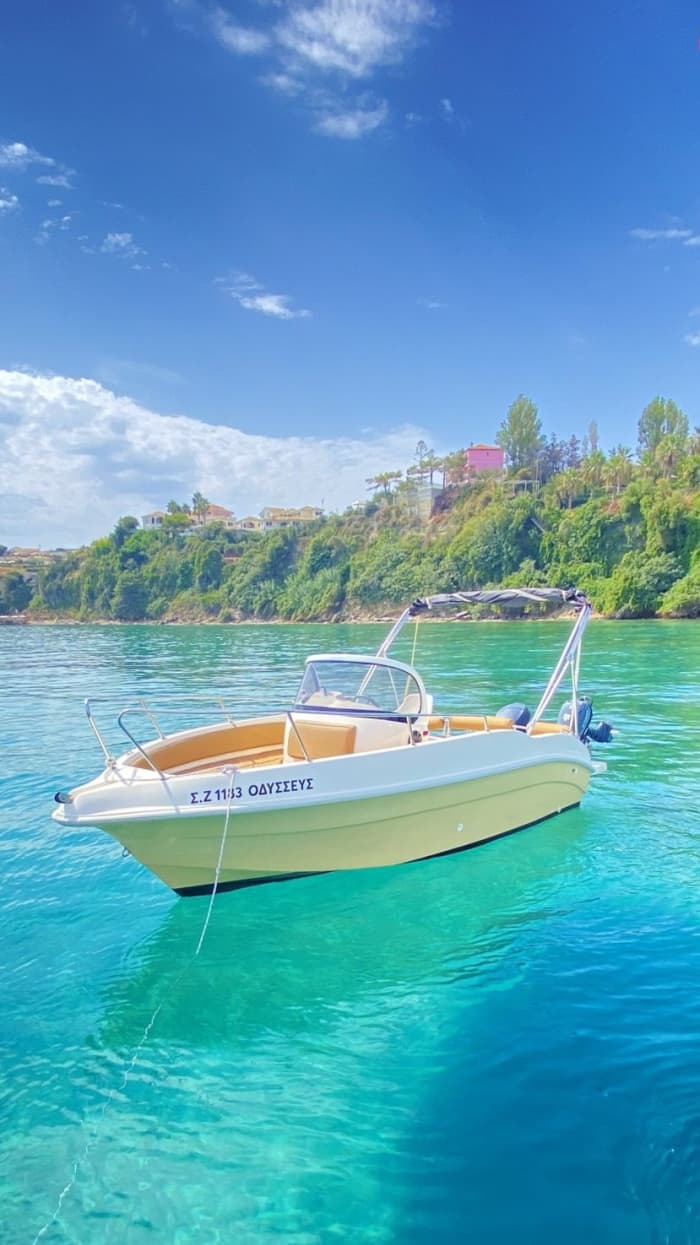 Southern Discovery: Turtle Island & Hidden Caves Tour